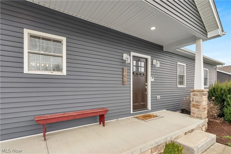 146 Juniper Drive, Columbiana, OH - Photo 2