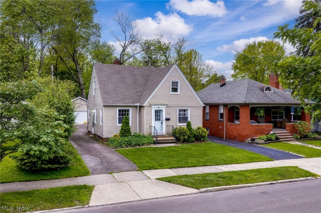 3504 Scarborough Road, Cleveland Heights, OH