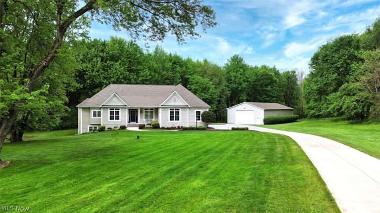 11101 Washington Street, Chagrin Falls, OH, 44023