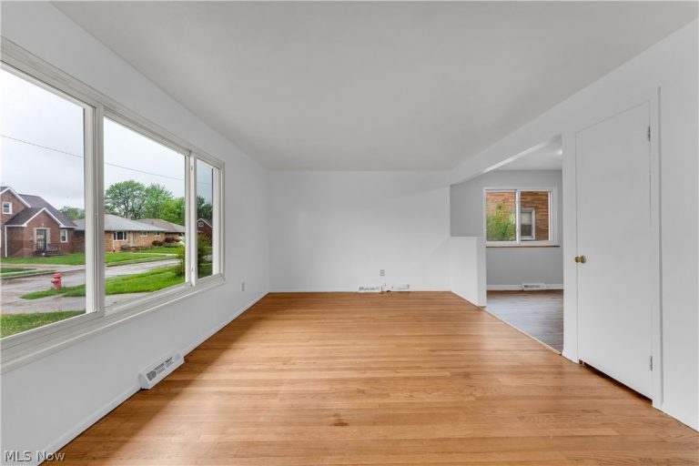 927 216th Street, Euclid, OH - Photo 8