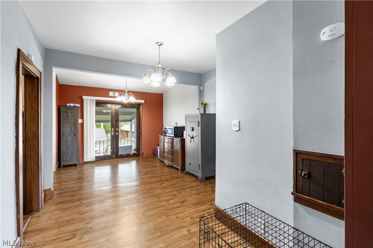 915 Clark Street, Cambridge, OH - Photo 8