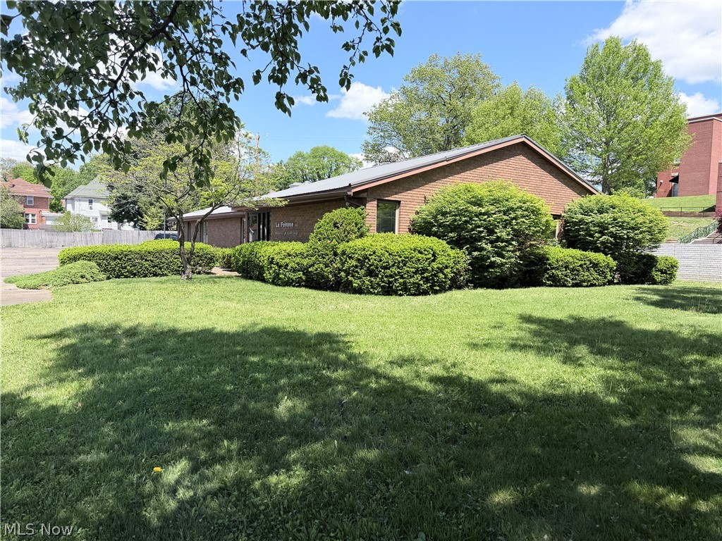 656 Chestnut Street, Coshocton, OH