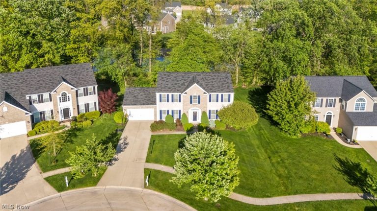 2663 Ambridge Drive, Avon, OH - Photo 2