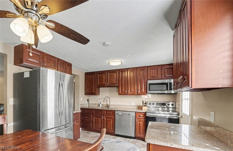 3671 Windjammer Cove, Aurora, OH - Photo 6