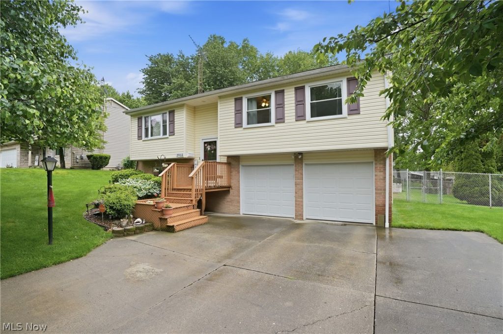 3955 Dunbar Street, Austintown, OH