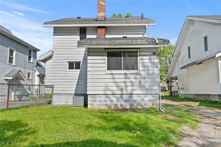1282 Neptune Avenue, Akron, OH - Photo 4