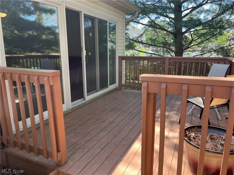 33992 Sunflower Lane, North Ridgeville, OH - Photo 6