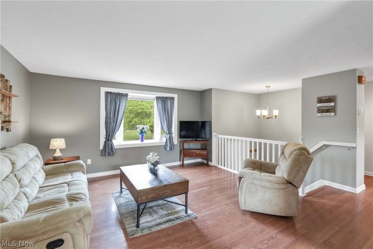 8345 Celianna Drive, Strongsville, OH - Photo 2