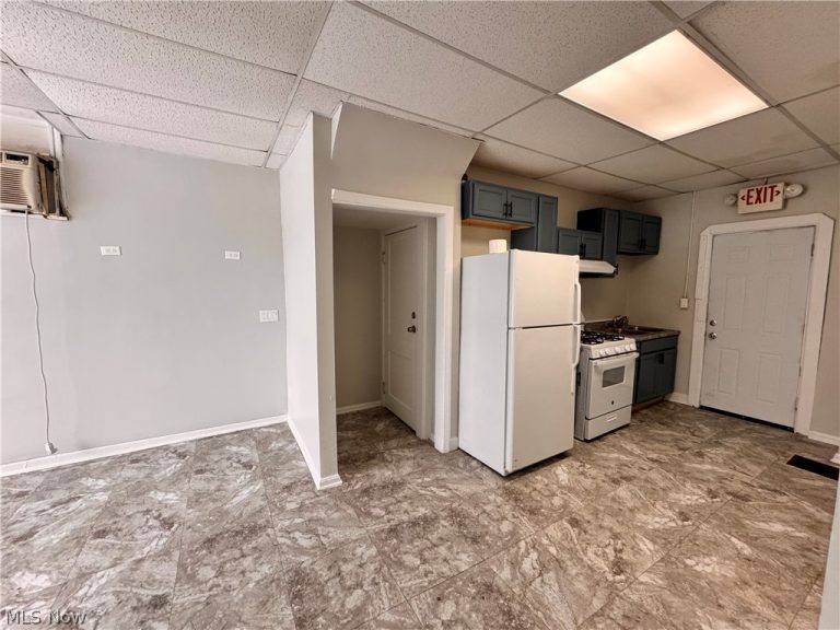 4106 Lee Road, Cleveland, OH - Photo 4