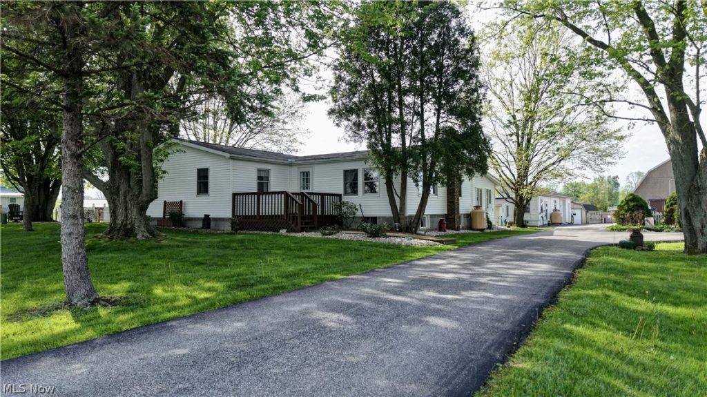 2393 Kinsman Road Northwest, North Bloomfield, OH