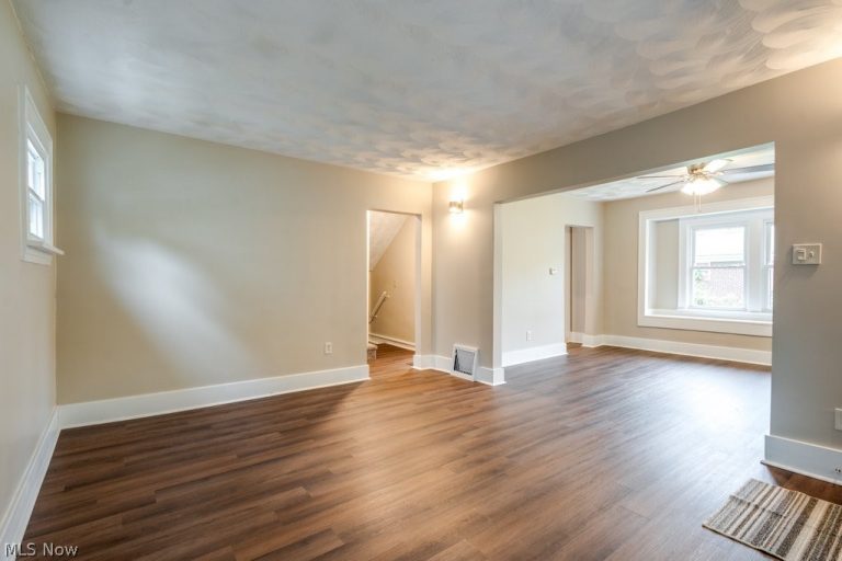931 Lovers Lane, Akron, OH - Photo 5