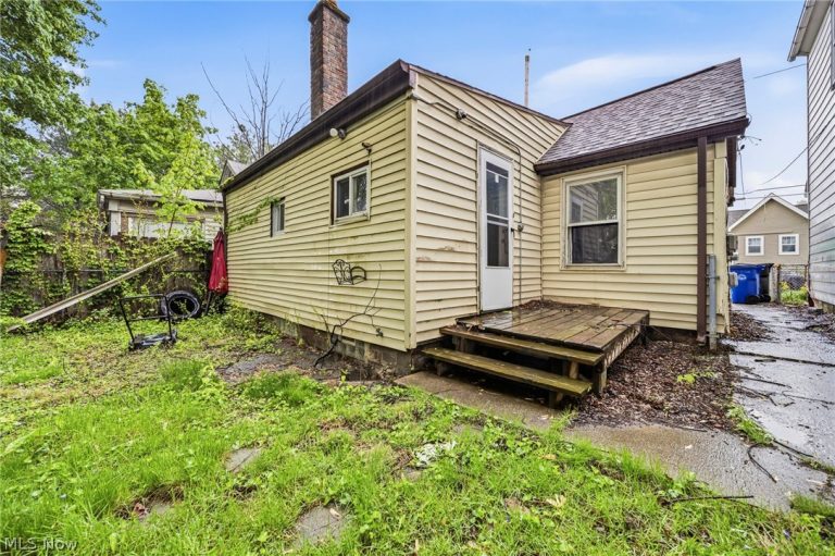 7610 Spafford Road, Cleveland, OH - Photo 3