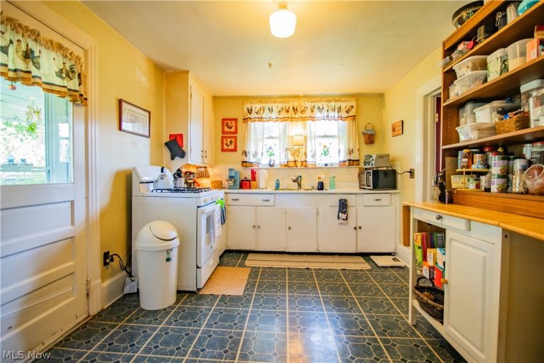 425 Hill Street, Parkersburg, WV - Photo 8