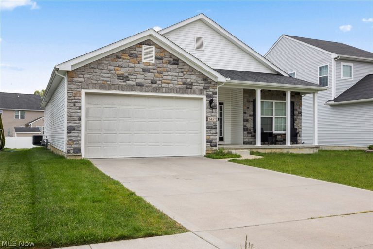 6457 Fawn Lane, North Ridgeville, OH - Photo 3