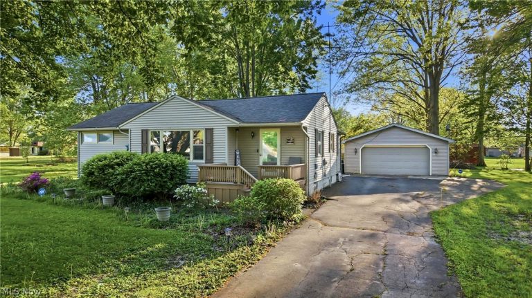 5863 Emerson Avenue, Champion, OH - Photo 2