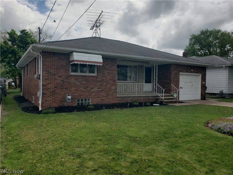3105 Washington Avenue, Lorain, OH - Photo 2