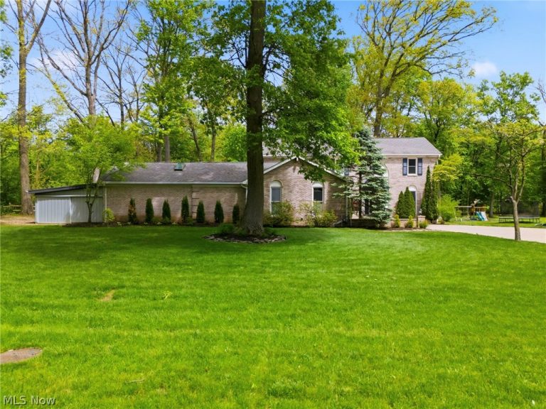 3190 Inwood Drive, Massillon, OH - Photo 2