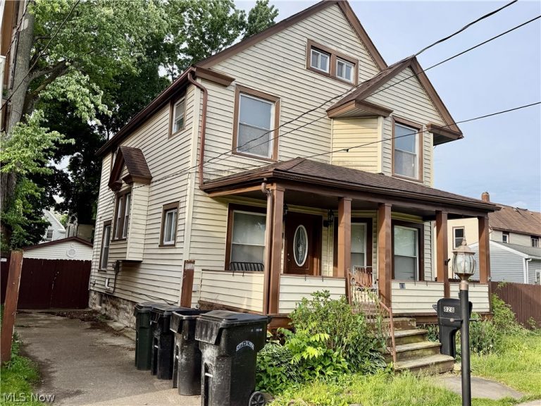 828 Broad Street, Elyria, OH - Photo 3