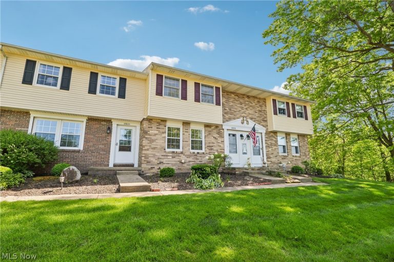 1860 Higby Drive #B, Stow, OH - Photo 2