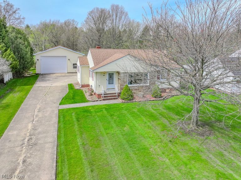 400 Harris Road, Richmond Heights, OH - Photo 2