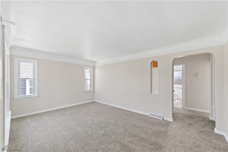 6307 Kenneth Avenue, Parma, OH - Photo 4