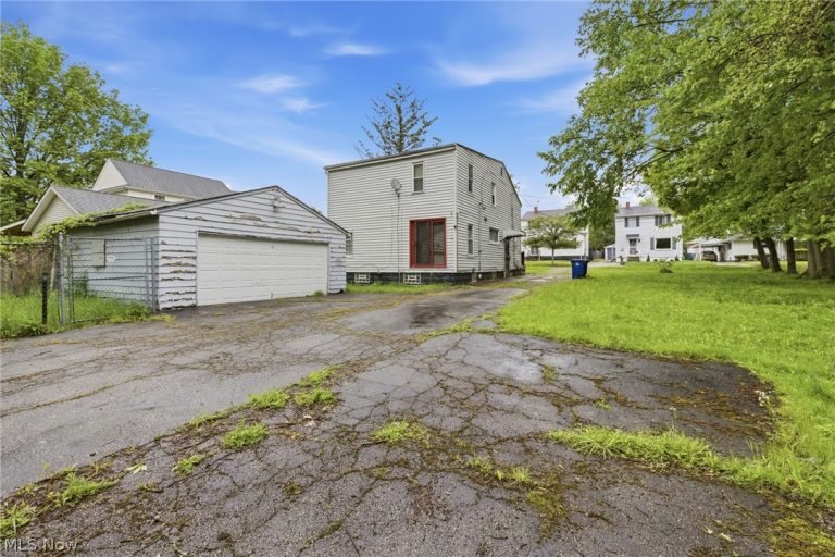 4582 173rd Street, Cleveland, OH - Photo 4
