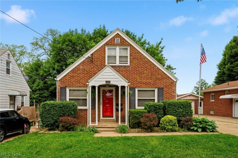 272 Schrop Avenue, Akron, OH - Photo 2