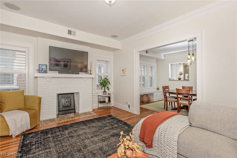 2725 Hampshire Road #1, Cleveland Heights, OH - Photo 2