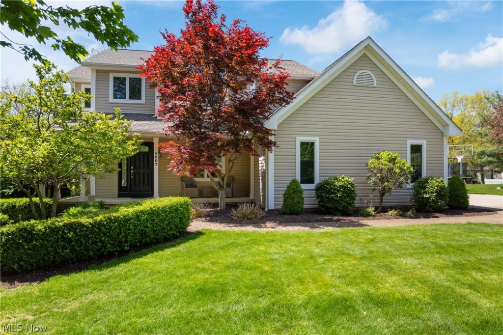 6807 Grant Drive, Westfield Center, OH