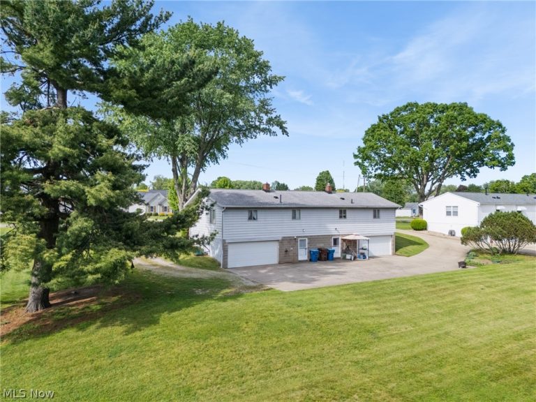 134 Center Road, New Franklin, OH - Photo 5