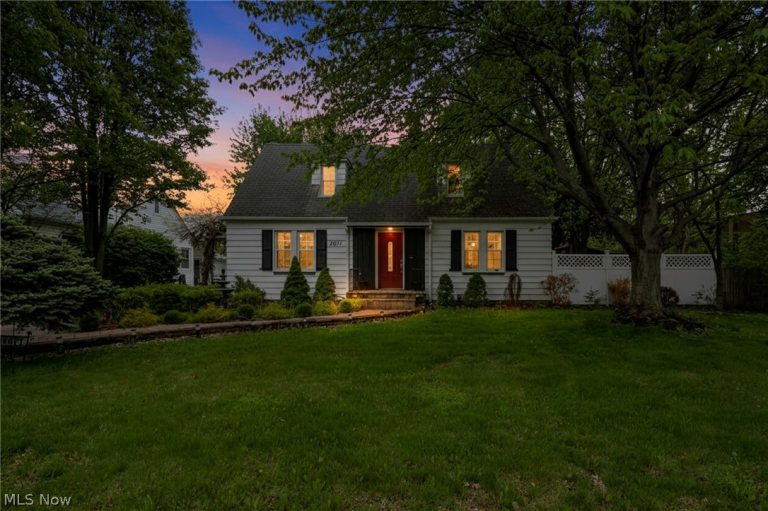 2071 Lakeview Avenue, Rocky River, OH - Photo 2