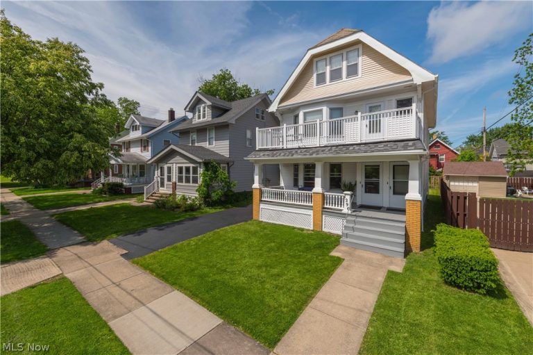 1296 Cook Avenue, Lakewood, OH - Photo 2