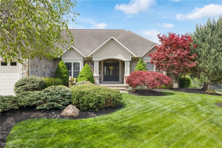 3448 Chadwick Drive, Uniontown, OH - Photo 2