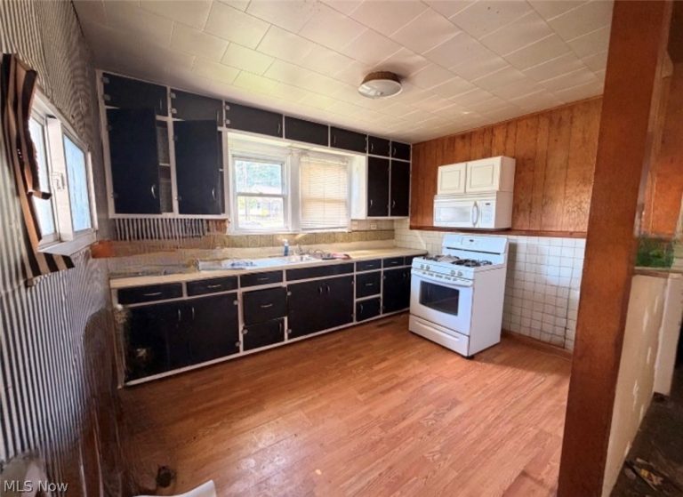 3507 6th Avenue, Parkersburg, WV - Photo 8