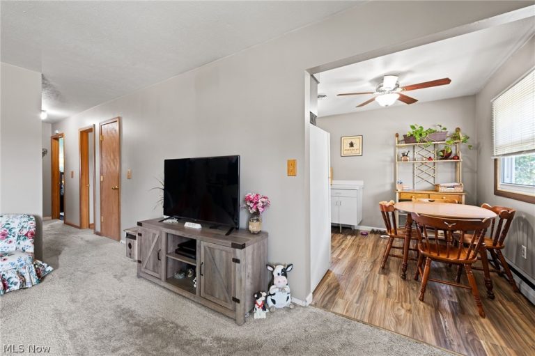 311 Parkway Drive, Eastlake, OH - Photo 6