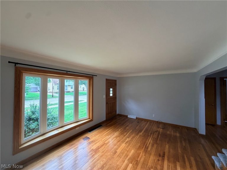 4717 Summer Lane, Brooklyn, OH - Photo 3