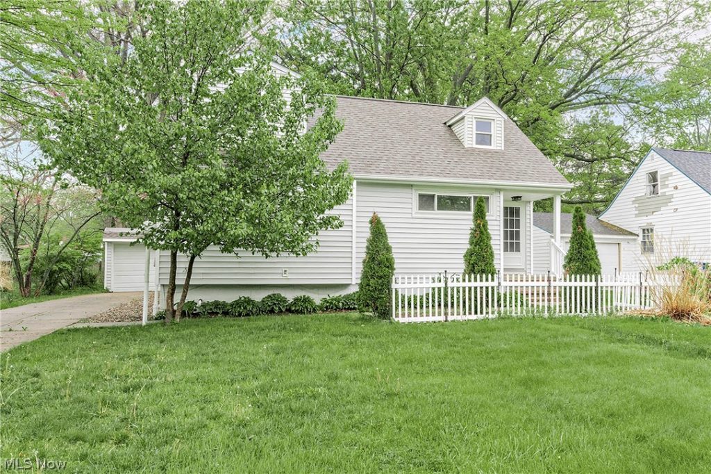 3719 Walter Road, North Olmsted, OH