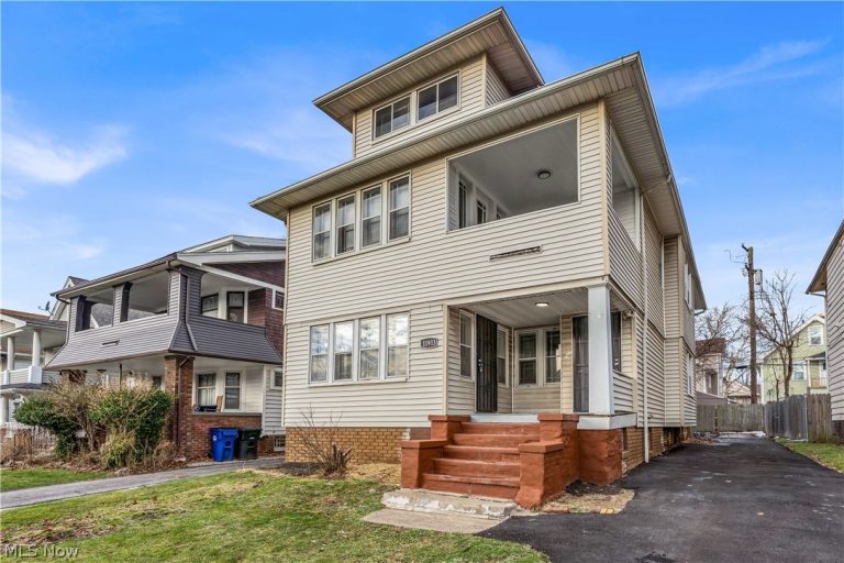 11913 Buckingham Avenue #1/DN, Cleveland, OH - Photo 2