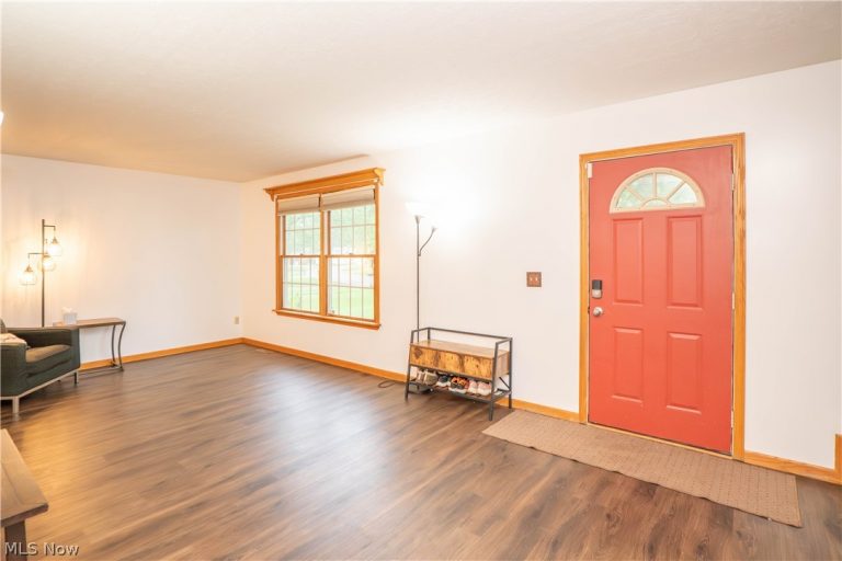 5782 Drenta Circle, Navarre, OH - Photo 3