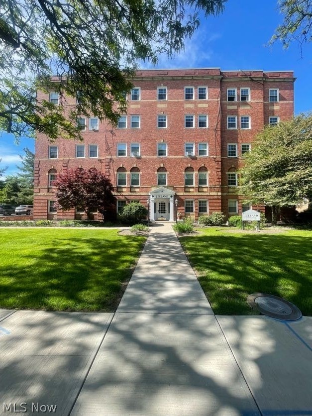 15820 Van Aken #303, Shaker Heights, OH, 44120
