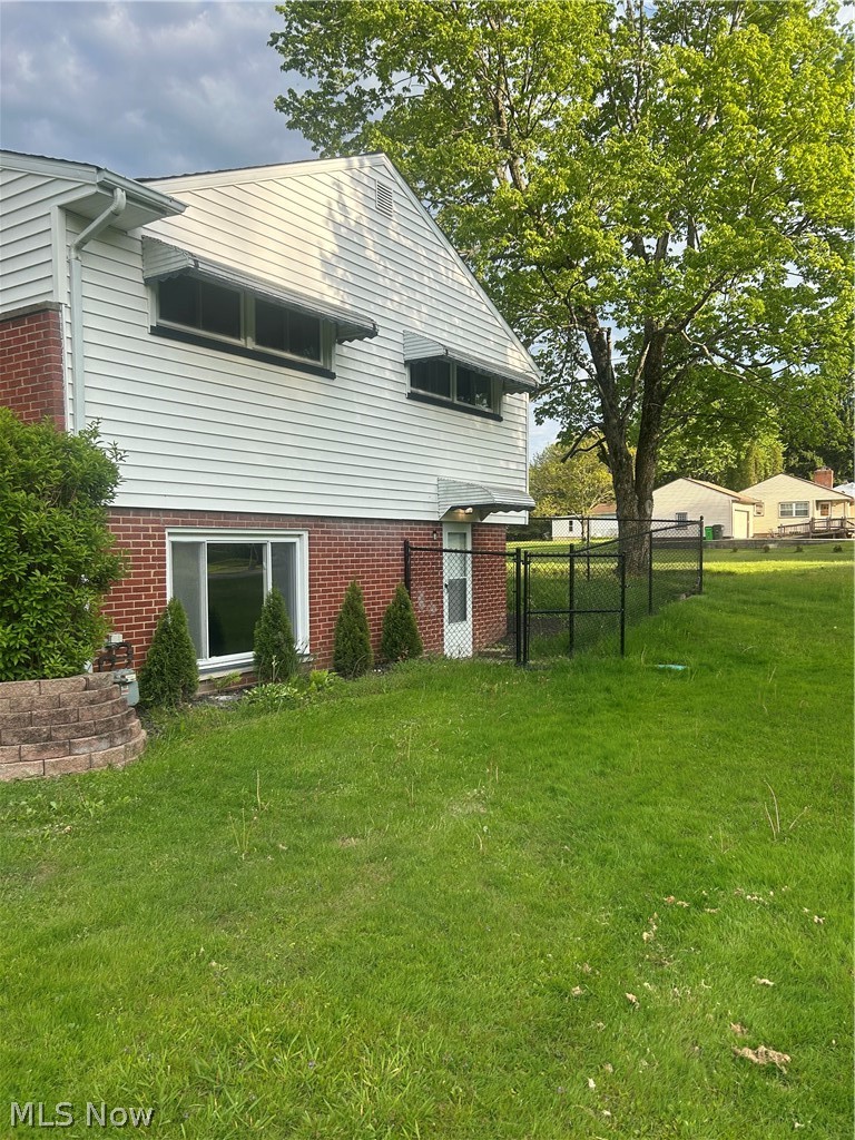 17228 Egbert Road, Walton Hills, OH - Photo 3