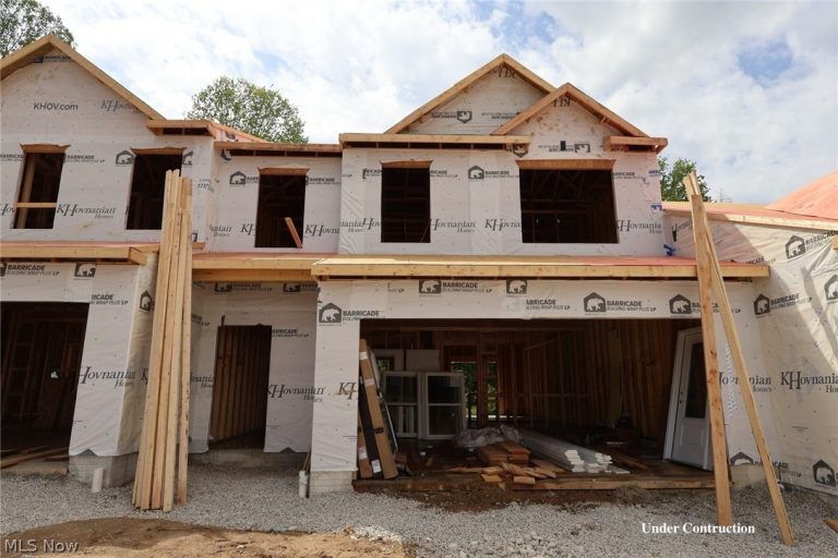 3556 Bushwillow Drive, Green, OH, 44685