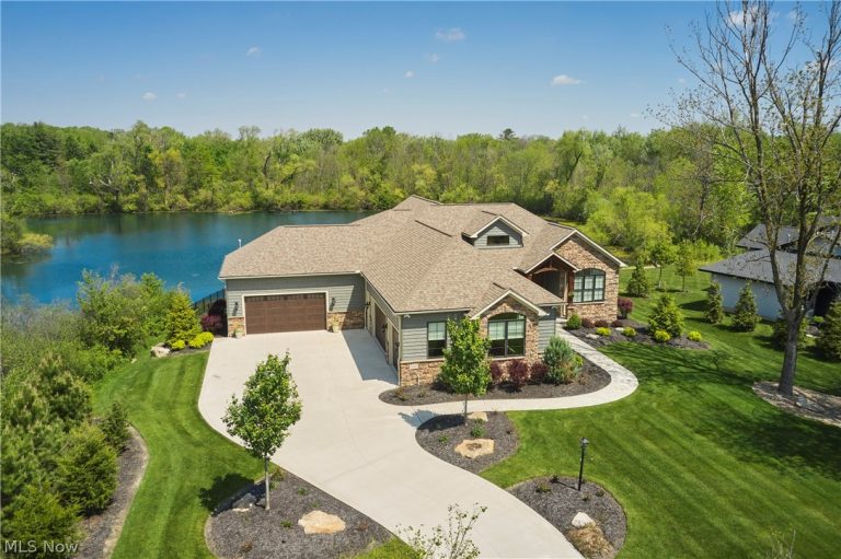 2141 Hayden Drive, Hinckley, OH - Photo 2