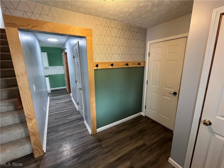 835 Yorkshire Drive, Ravenna, OH - Photo 6