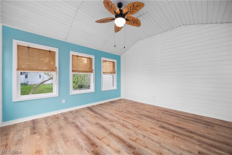 795 Tarry Lane, Amherst, OH - Photo 8