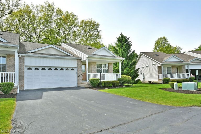 23 Eagle Pointe, Cortland, OH - Photo 2