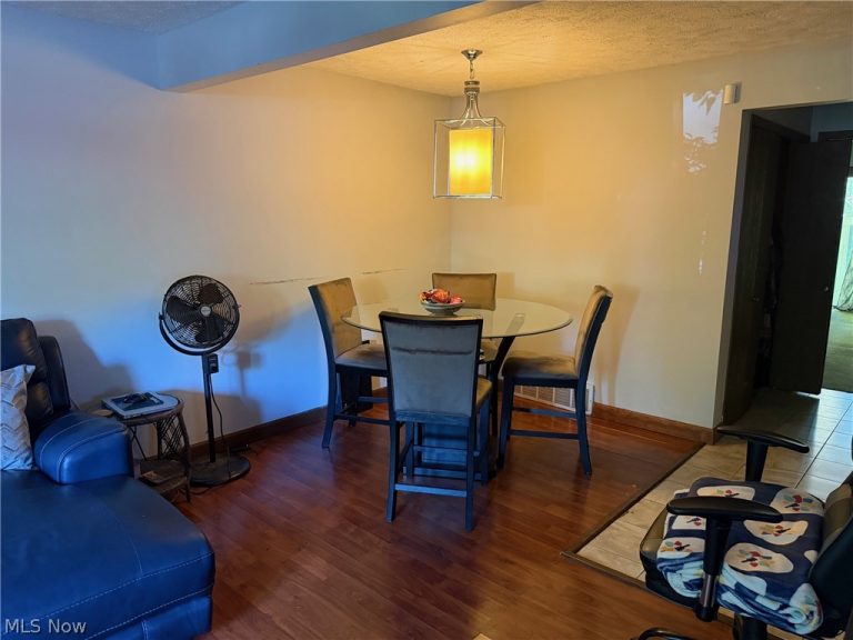 3249 Mayfield Road #13, Cleveland Heights, OH - Photo 4