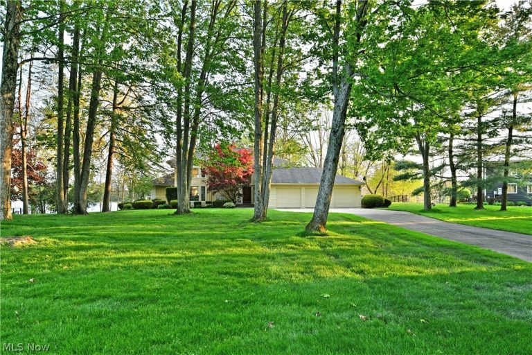 1551 Lake Crest Drive, Roaming Shores, OH - Photo 3