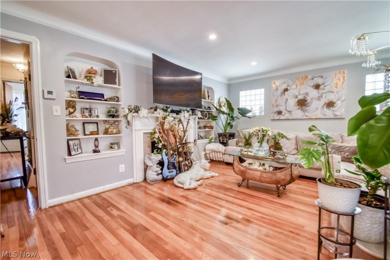 864 Medford Road, Cleveland Heights, OH - Photo 8