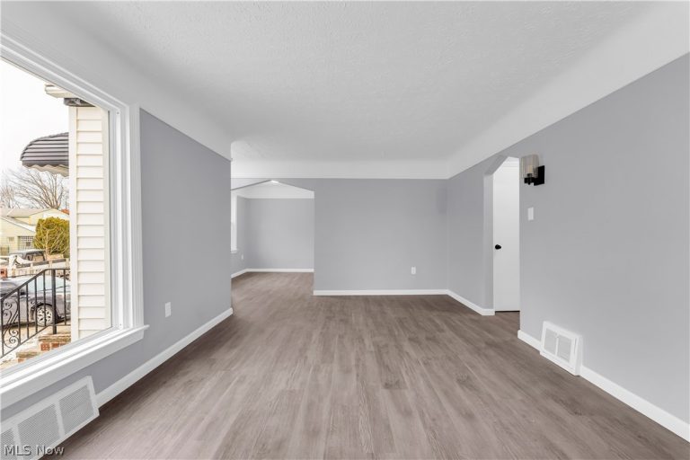 953 Whitby Road, Cleveland Heights, OH - Photo 8